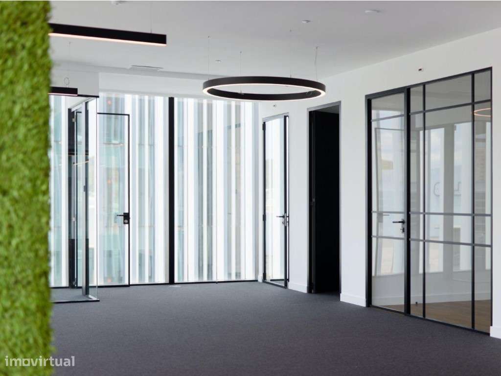 O World Trade center Lisboa integra uma área total de 70 mil metros... - Grande imagem: 4/19