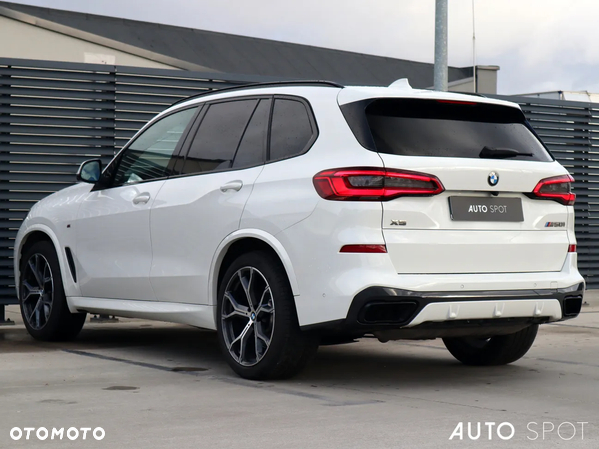 BMW X5 M M50i - 5