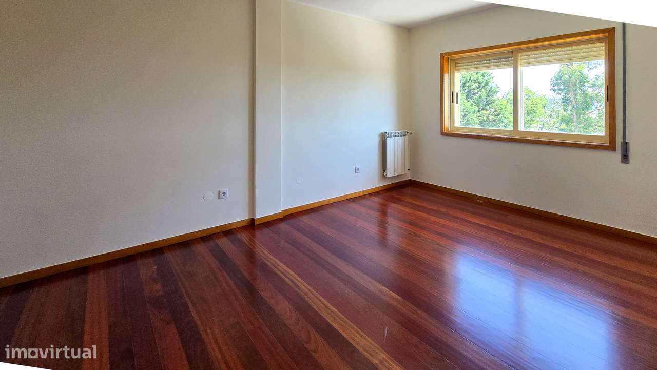 T3 Duplex Remodelado em Cond. Fechado -  São Félix da Marinha / Granja-9