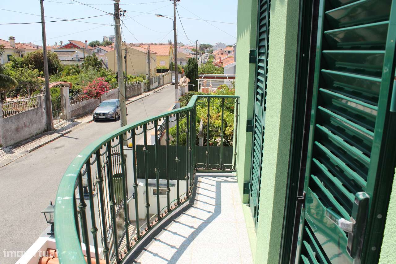 Moradia de Gaveto / 5 Assoalhadas / Charneca da Caparica-35