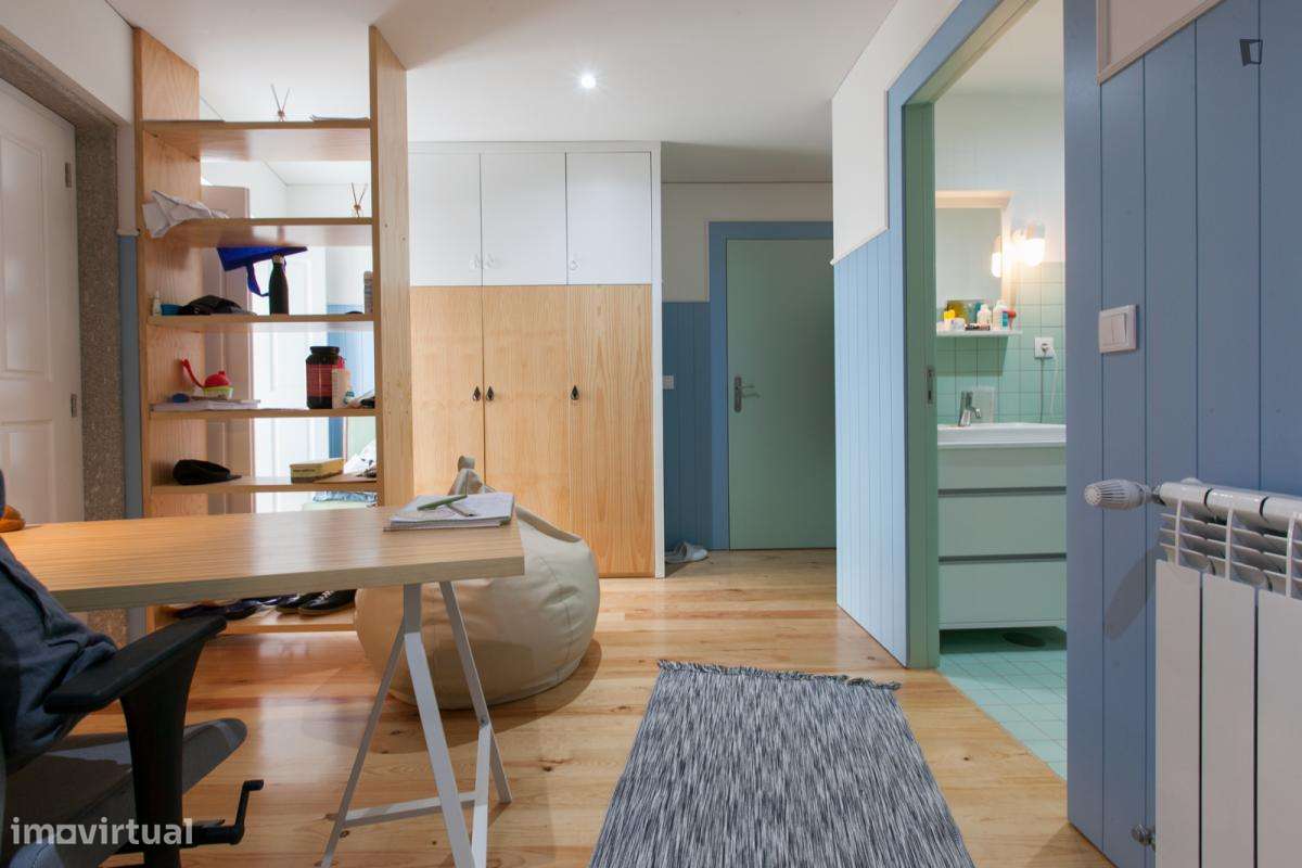 Quarto - localizado em Paranhos Porto - Grande imagem: 3/43