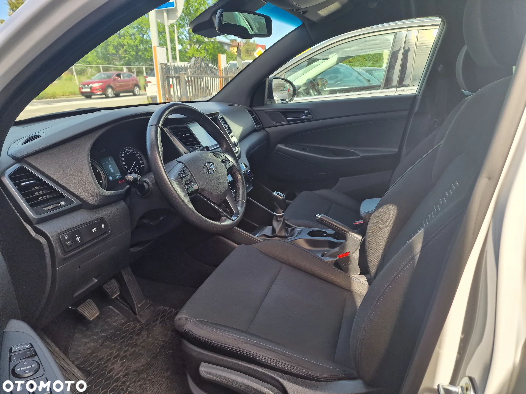 Hyundai Tucson 1.7 CRDI BlueDrive GO 2WD - 11