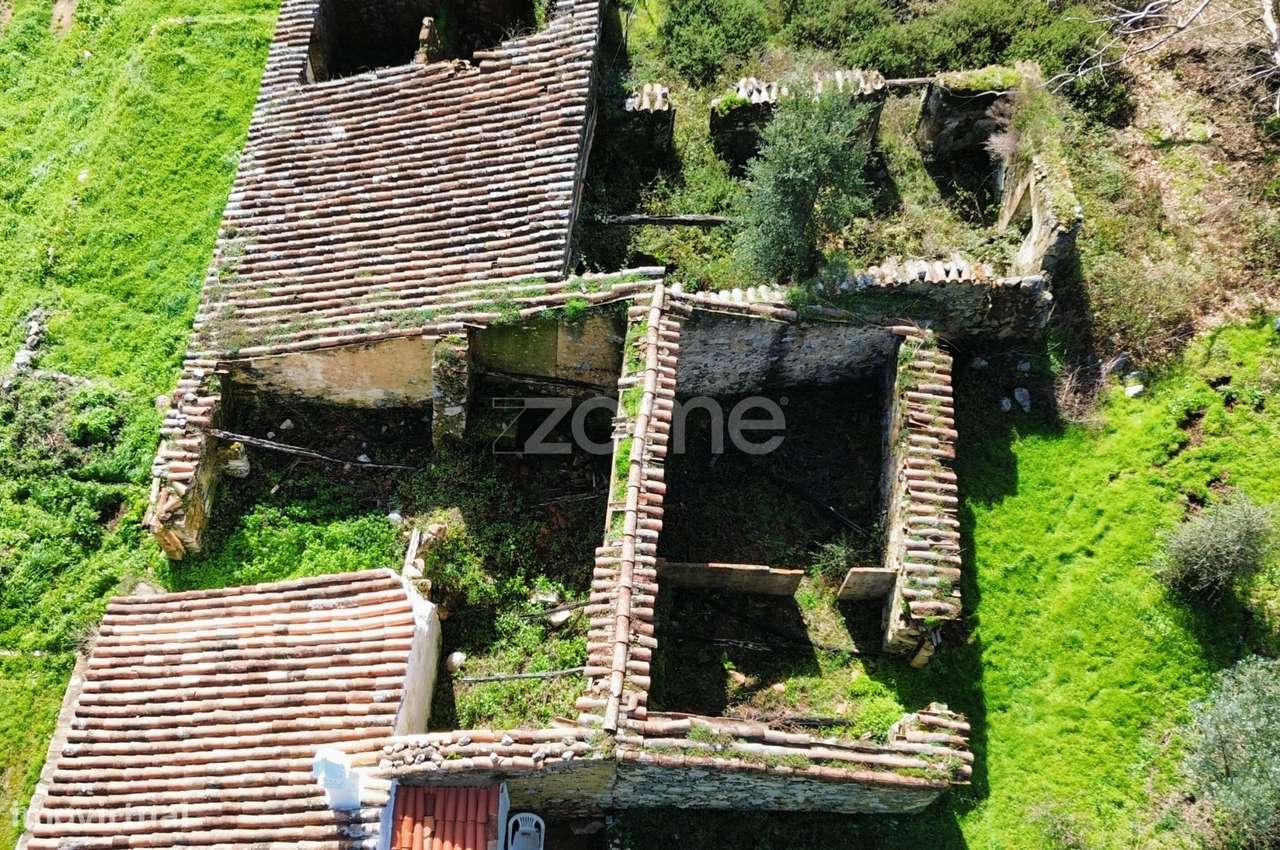 Moradia em ruína, com Terreno em Corte Grande – Monchique - Grande imagem: 4/38