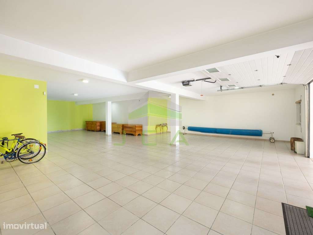 Moradia V4 com piscina e terreno a 15min de Leiria-33