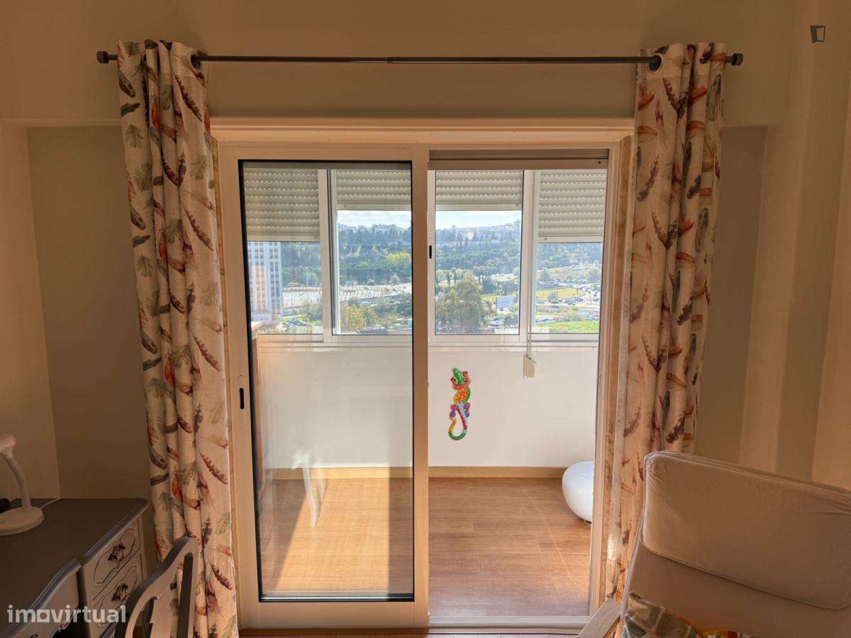 Quarto - localizado em Pontinha Lisbon - Grande imagem: 4/20