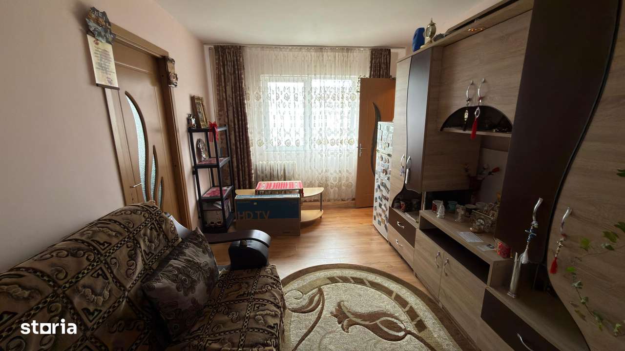 APARTAMENT de vanzare - STR CAMELIEI - Ploiesti Nord - Imagine principală: 4/10