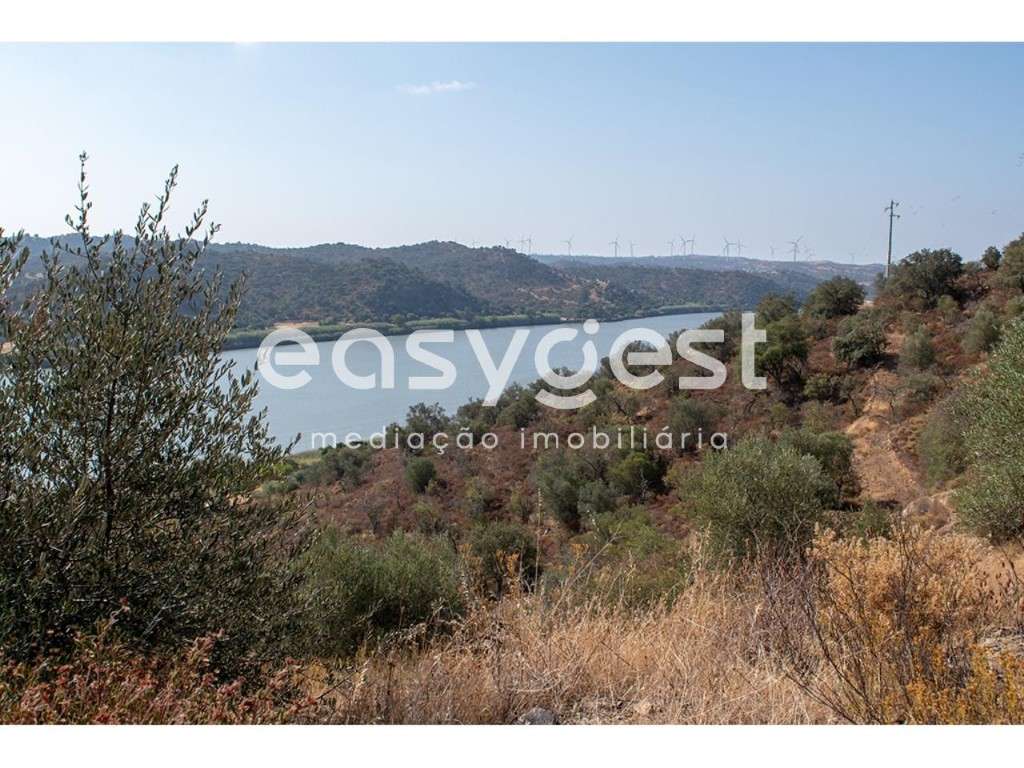 Terreno Rústico com 1.32 ha com vista para o Rio Guadiana - Grande imagem: 2/19