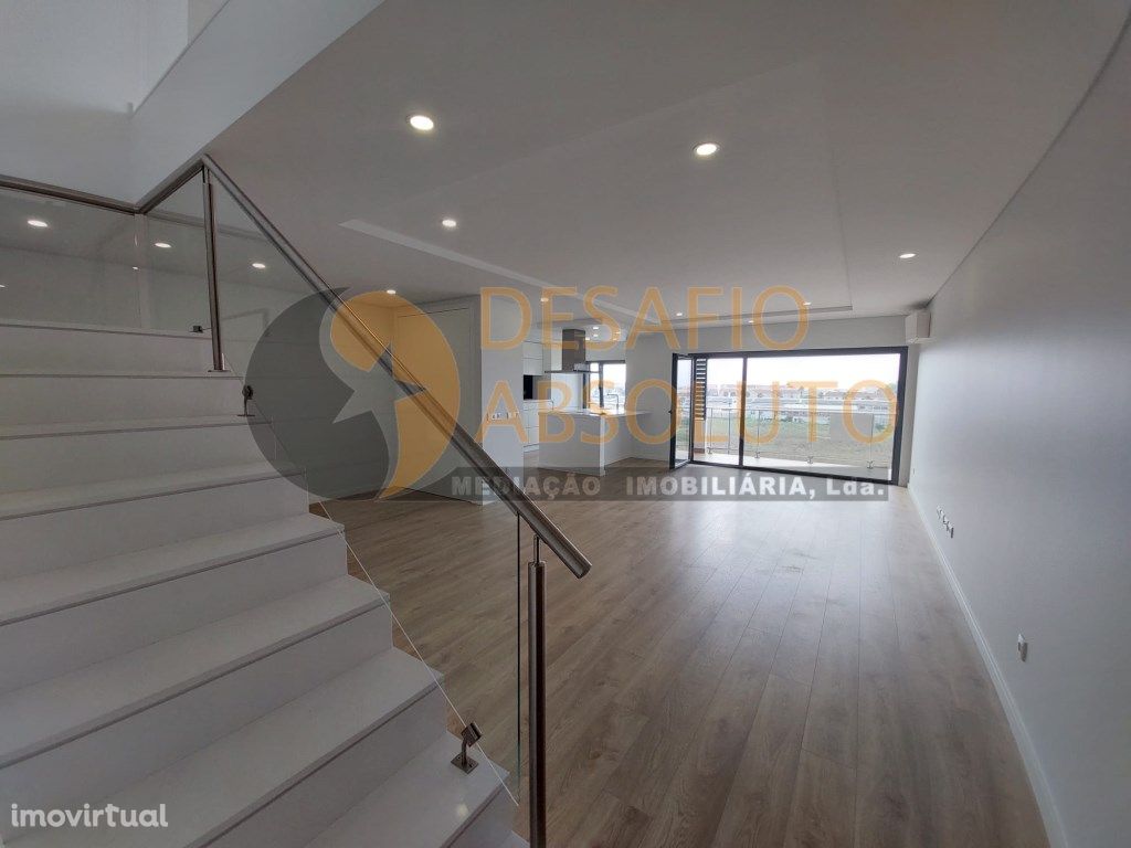 Apartamento Duplex T4 - Montijo