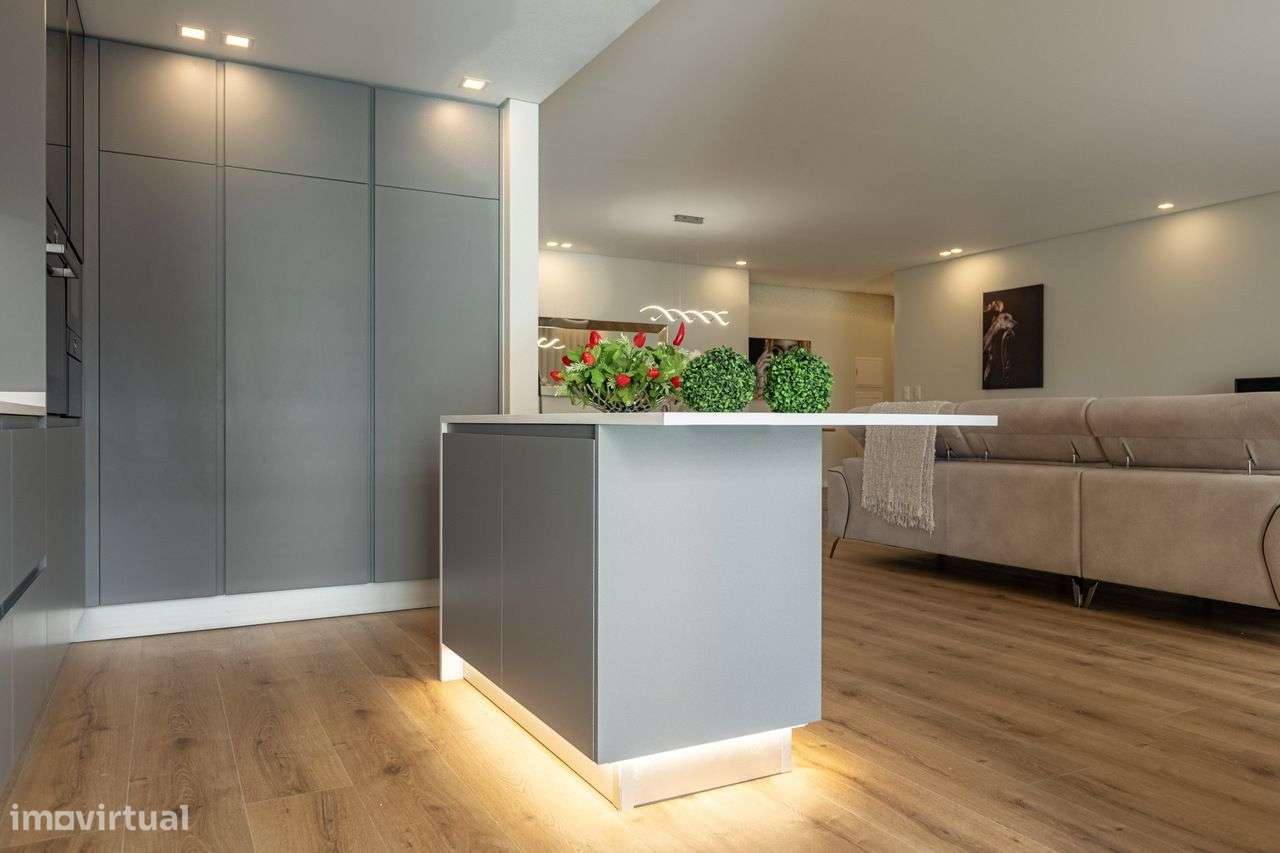 Apartamento T3 no Infantado Plaza (1ºA) - Grande imagem: 4/32