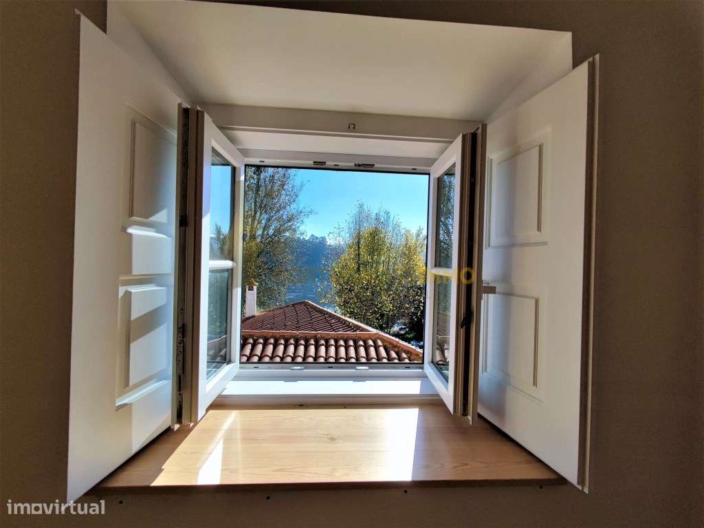 Triplex totalmente renovado, no coração de Constância. - Grande imagem: 5/43