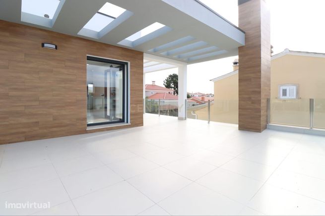 Luxuosa moradia isolada de 5 assoalhadas com excelentes áreas - piscin-21