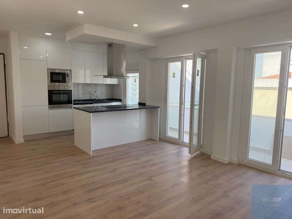 Fantastico Apartamento T3 Remodelado Para Venda Em Benfica