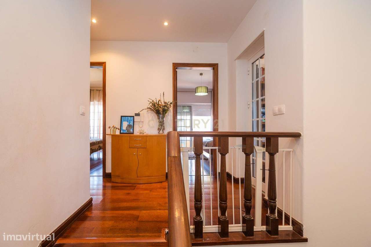 Moradia T4 com piscina-55