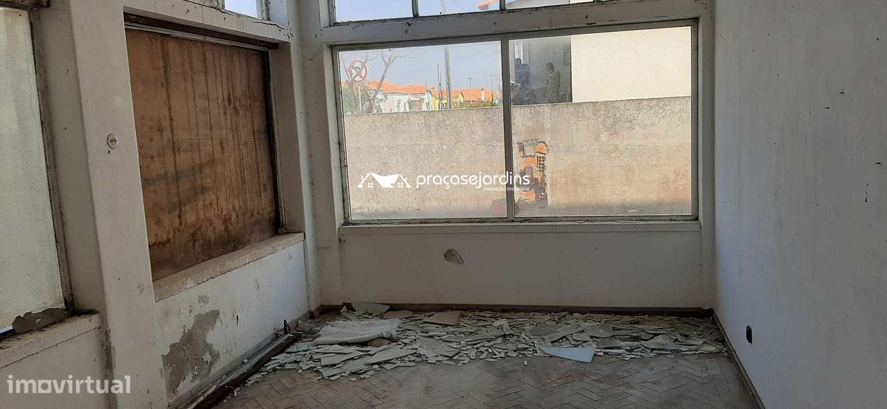 Prédio com 3 Apartamentos-39