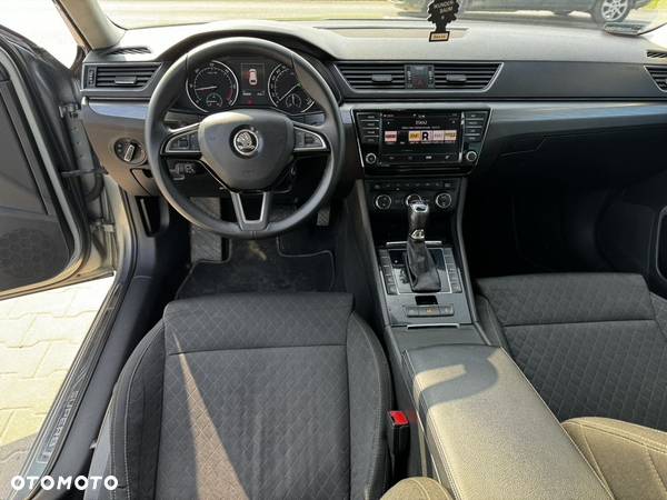 Skoda Superb Combi 2.0 TDI DSG Ambition - 39