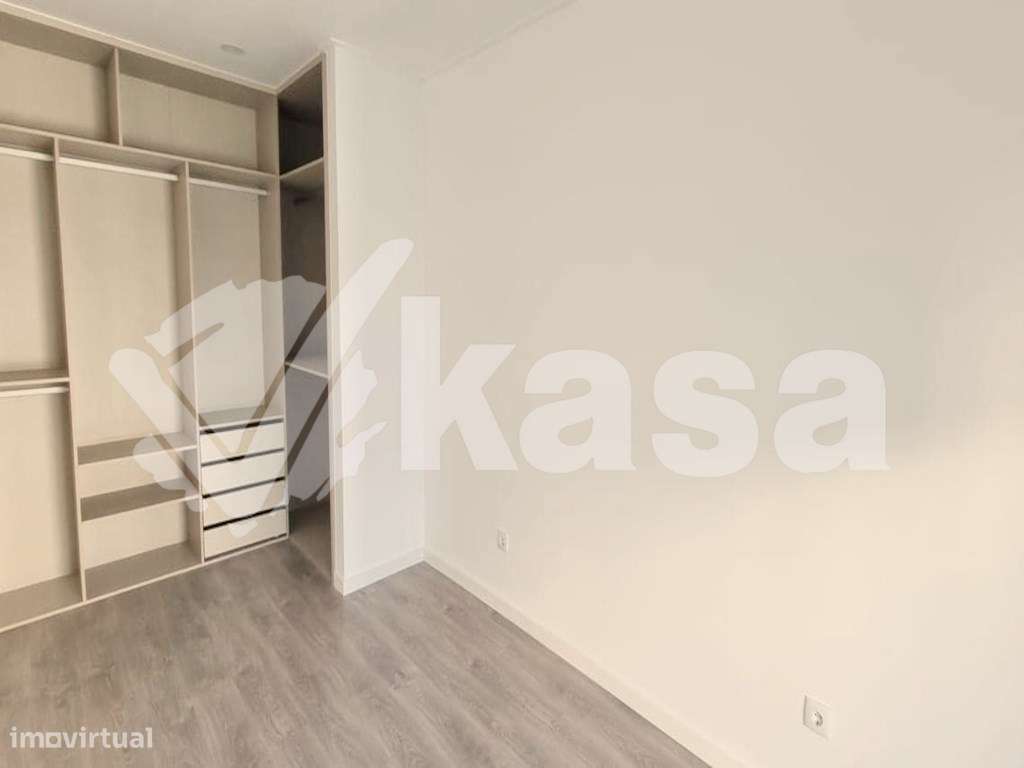 T1 Totalmente Remodelado com Logradouro - junto ao LIDL, Luso-4