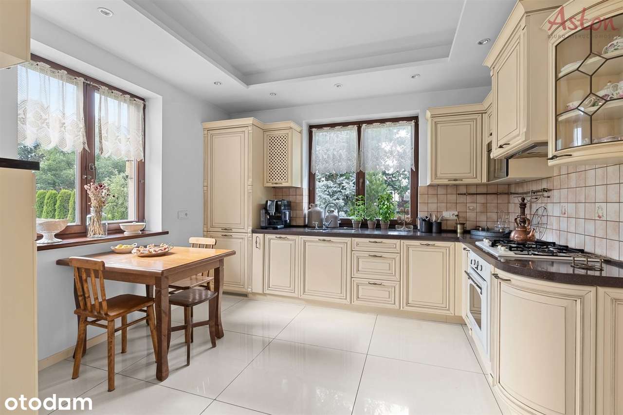 Piękny stylowy dom przy Trzech Stawach-11