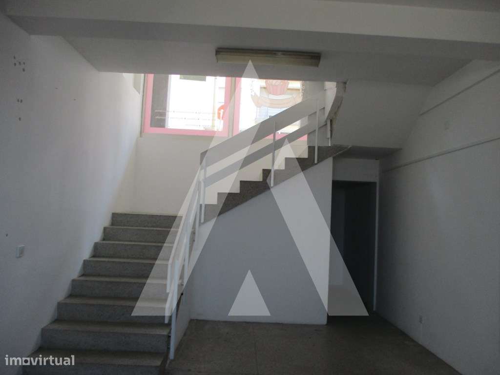 Loja no centro de Oliveira do Bairro - Grande imagem: 4/7