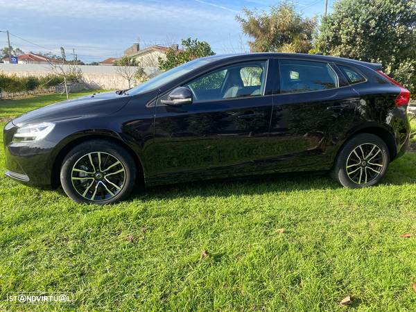 Volvo V40 2.0 D3 Momentum - 5