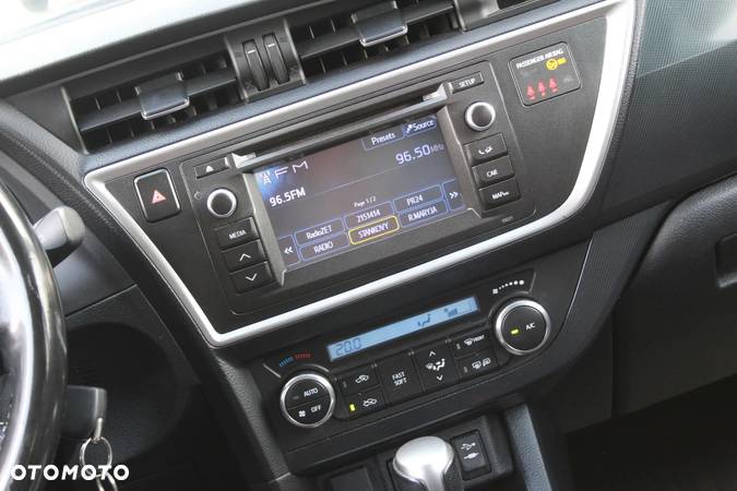 Toyota Auris 1.6 Premium Comfort MS - 11