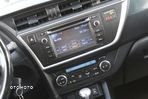 Toyota Auris 1.6 Premium Comfort MS - 11