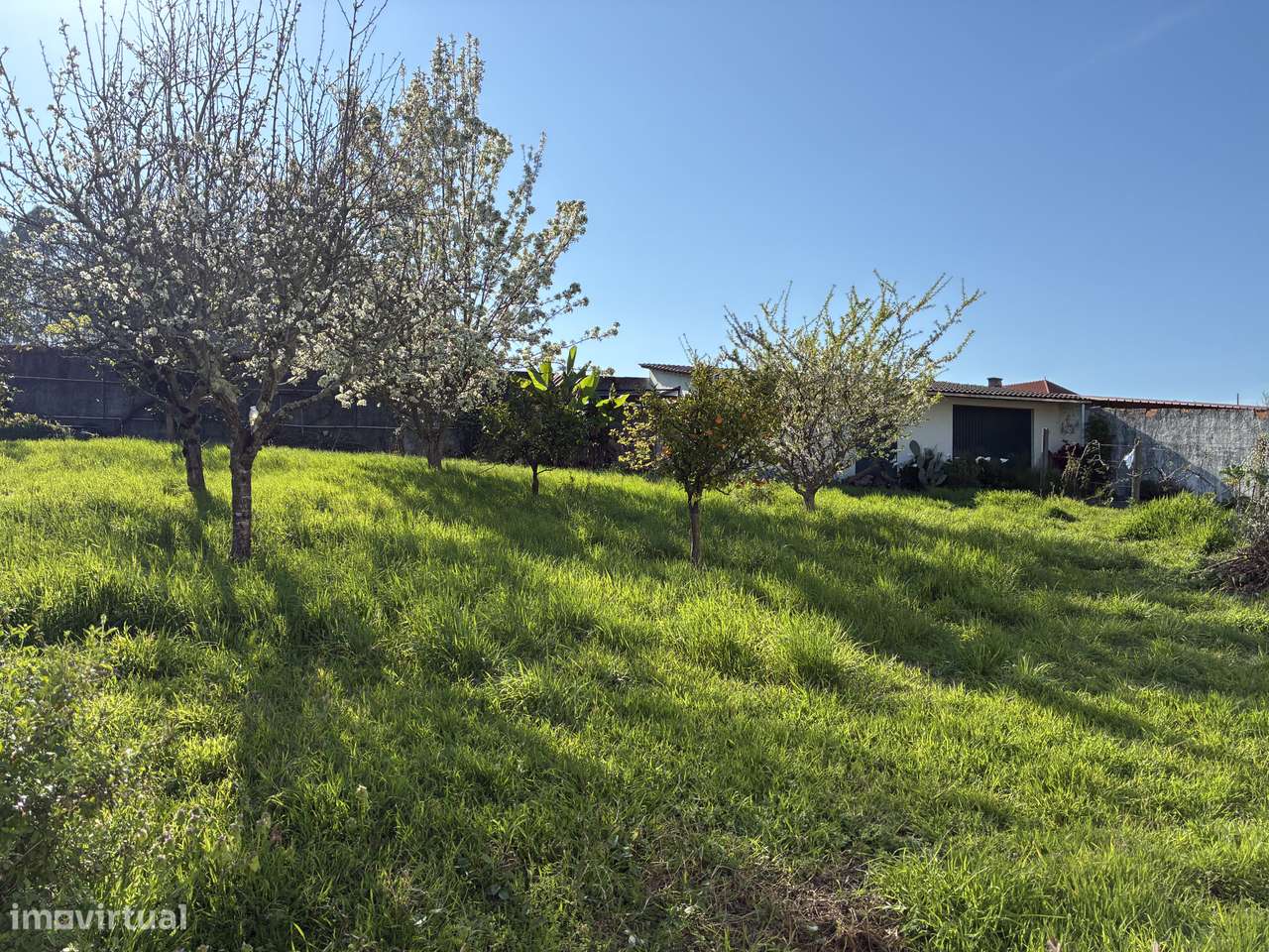 Moradia Isolada T3 com Jardim e amplo salão - Grande imagem: 2/19