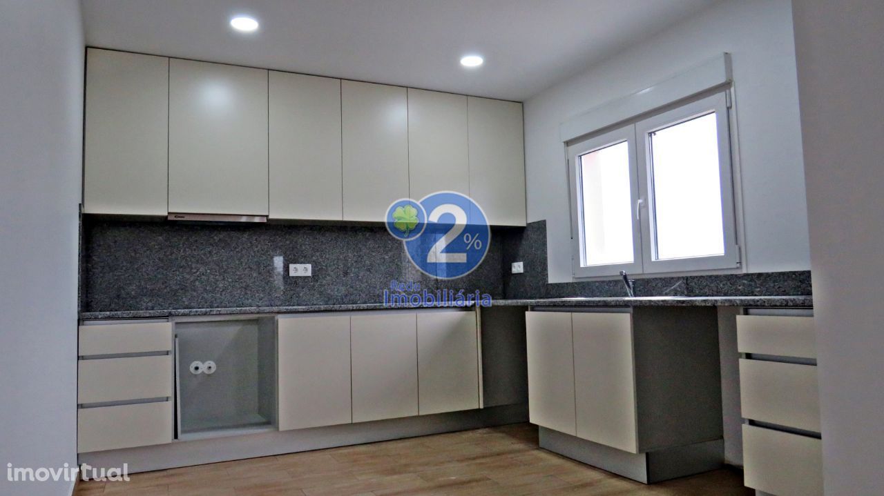 Apartamento T3 REMODELADO - Azoia