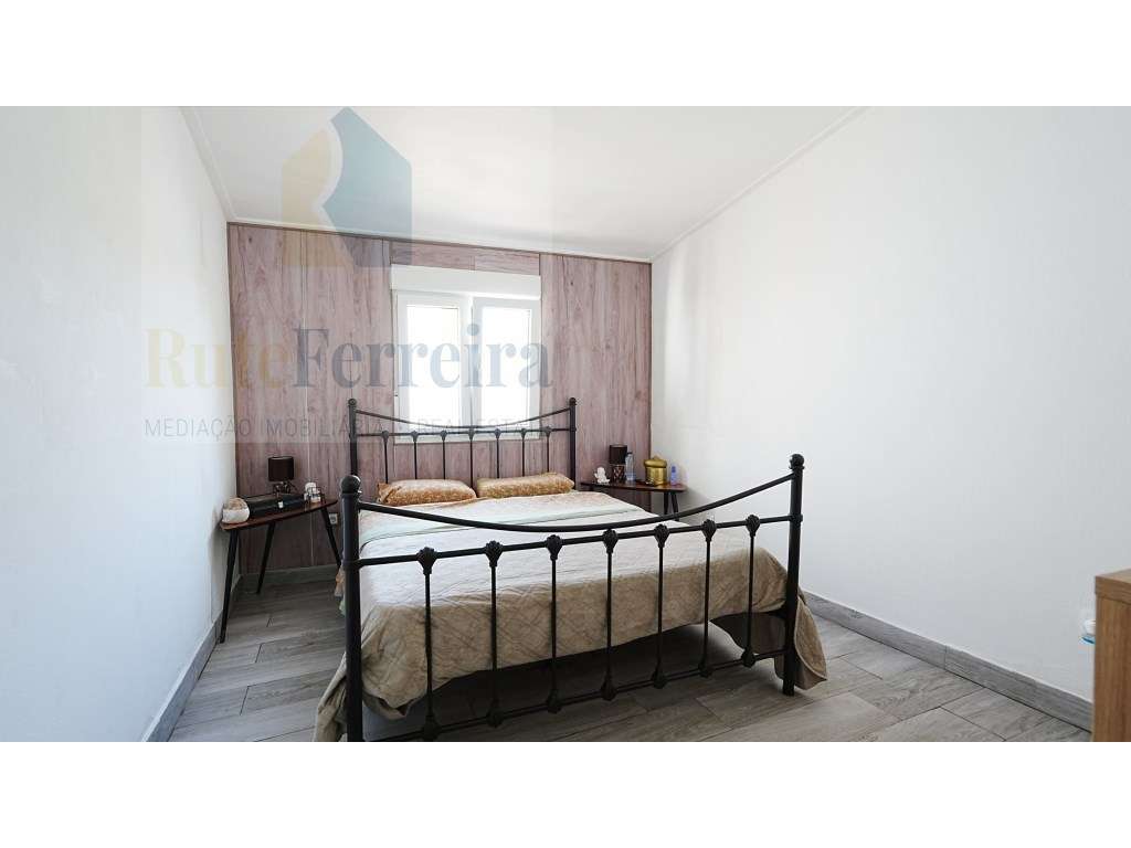 Moradia T2 com espaço exterior localizada junto à cidade de Torres ...-17