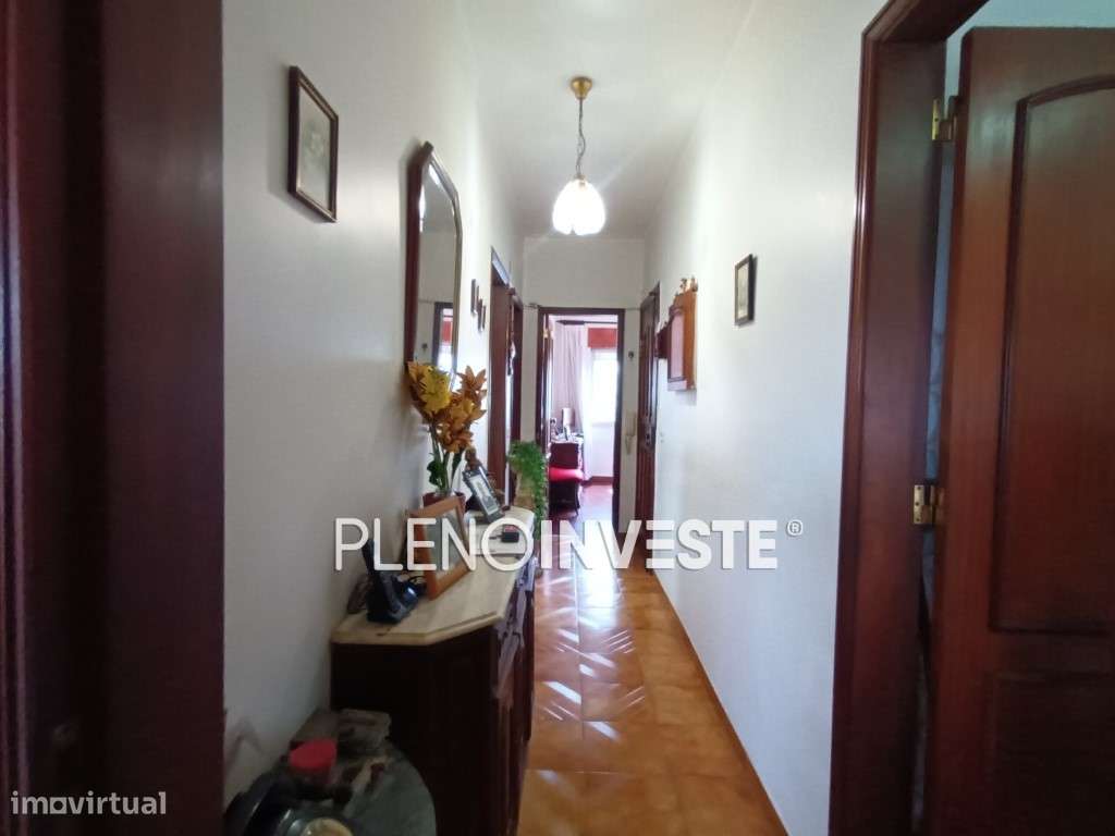 Apartamento T2 à venda na Torre da Marinha-5