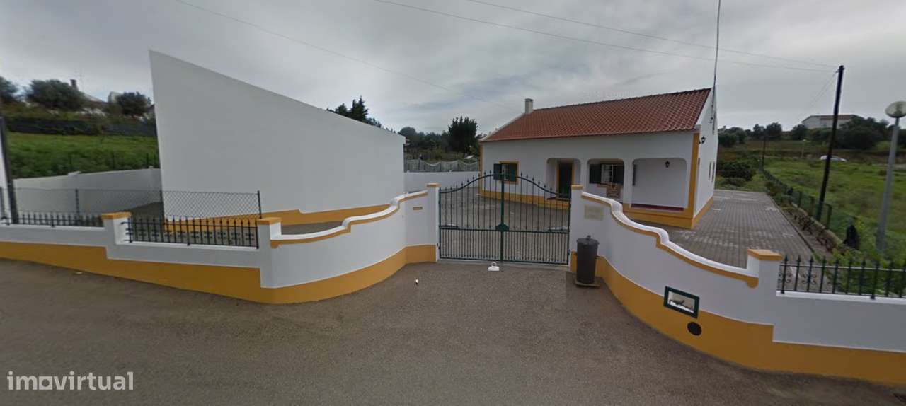 Moradia térrea isolada inserida em lote 2250 m2-22