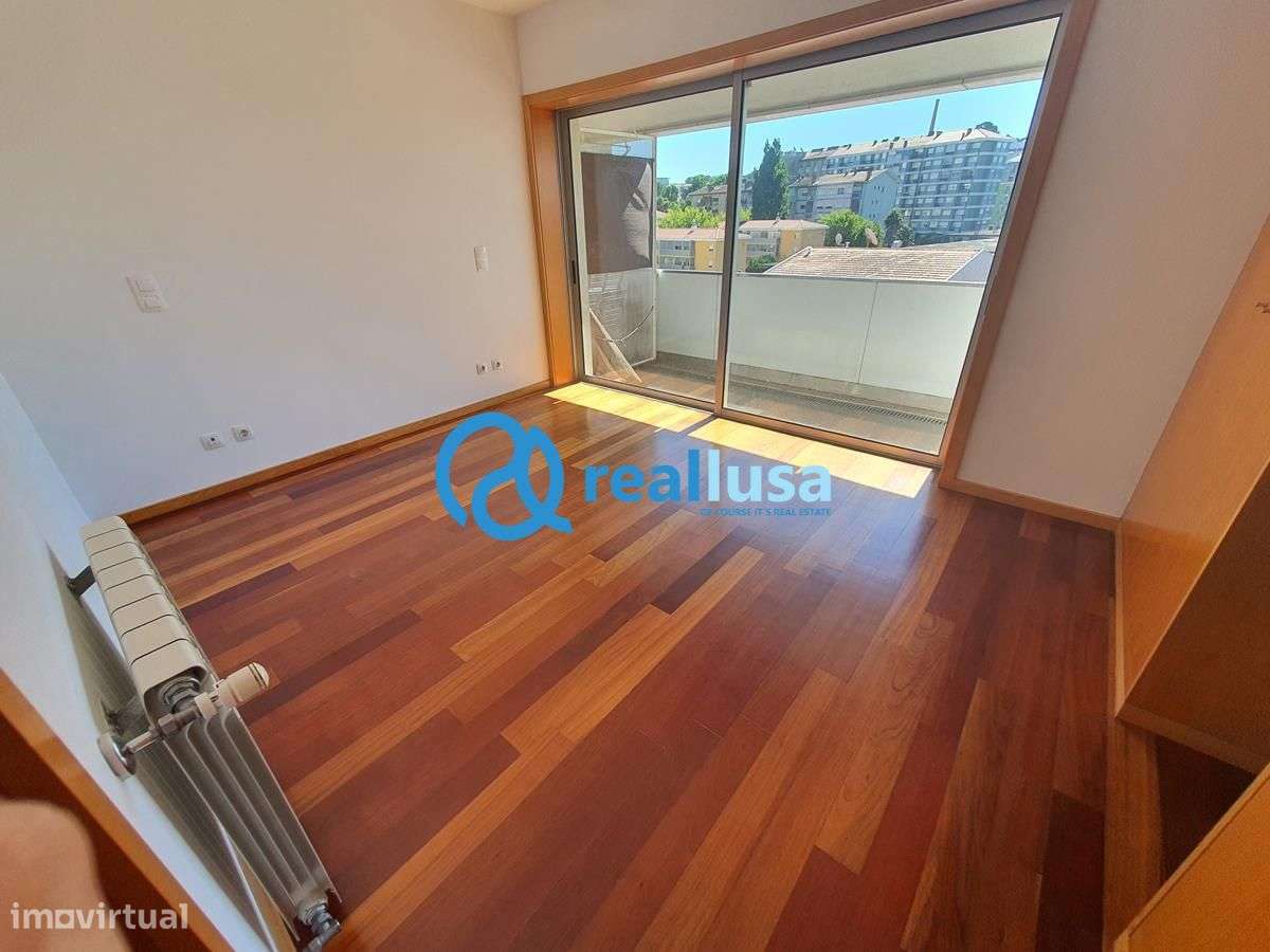 Apartamento T3 Duplex c/ garagem Bonfim Porto-8