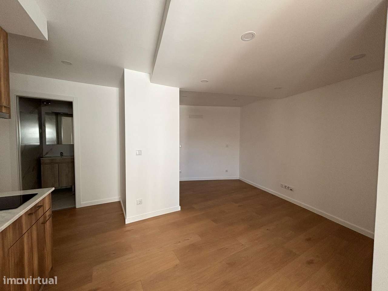 venda de magnifico prédio na Rua da Matemática (4 T0´s e 5 T1's)-8