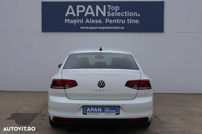 Volkswagen Passat 2.0 TDI DSG Trendline - 6