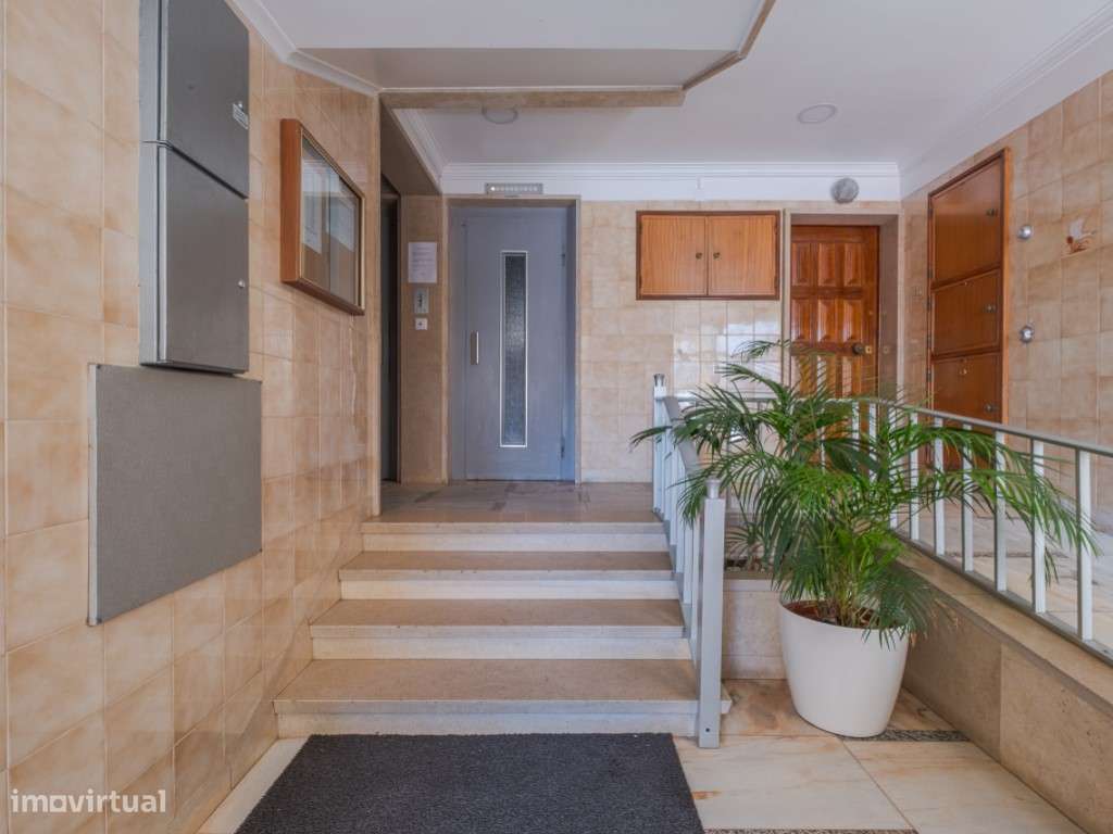 T3 Remodelado com arrecadação - Alfornelos-22