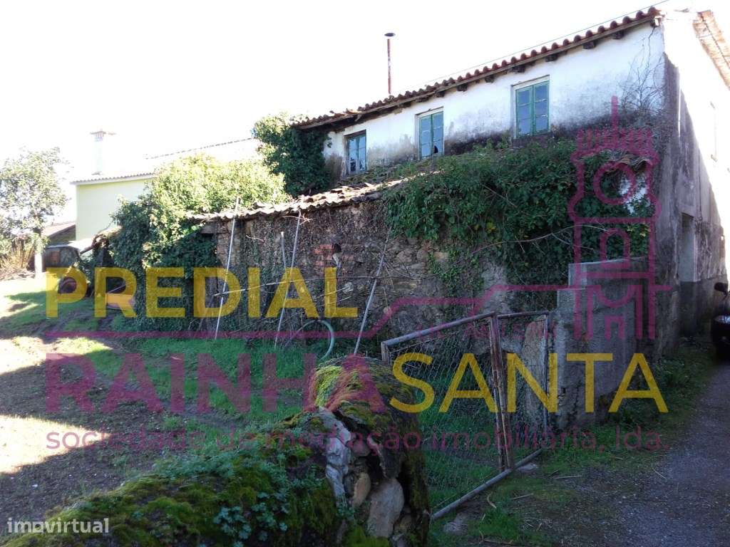 Moradia para reabilitar. Arquitetura tradicional portuguesa.
Neces... - Grande imagem: 5/12