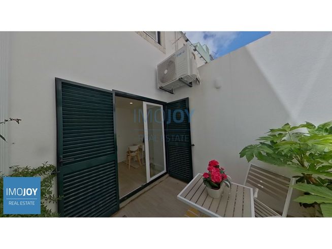 Apartamento T2 DUPLEX na Lapa, Recuperado, com Zona exterior-2