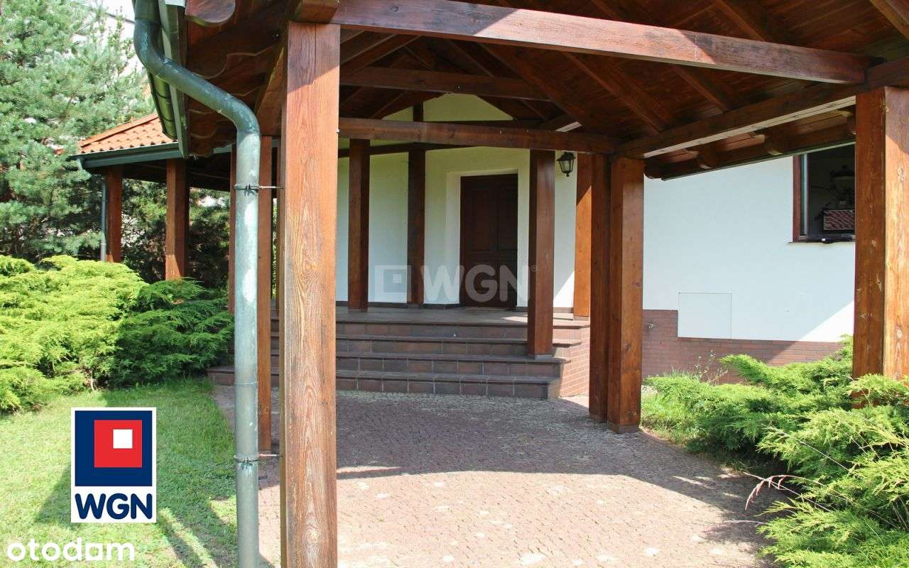 Imponujący dom w spokojnej okolicy-17