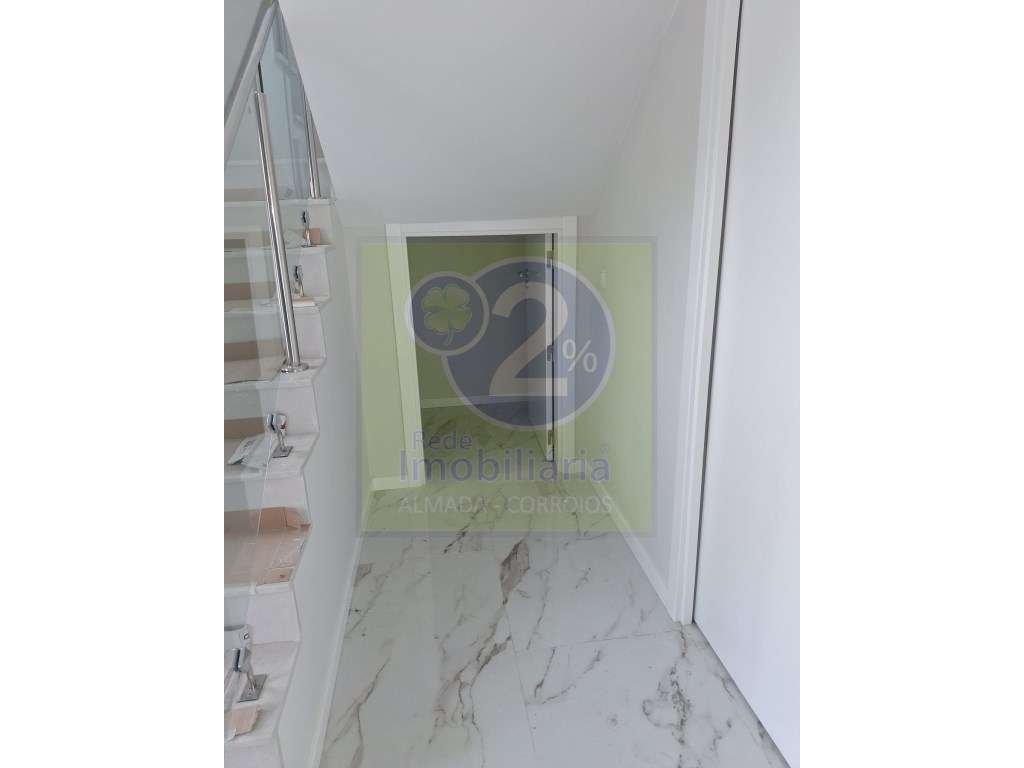 Moradia V5!Nova! Piscina-4