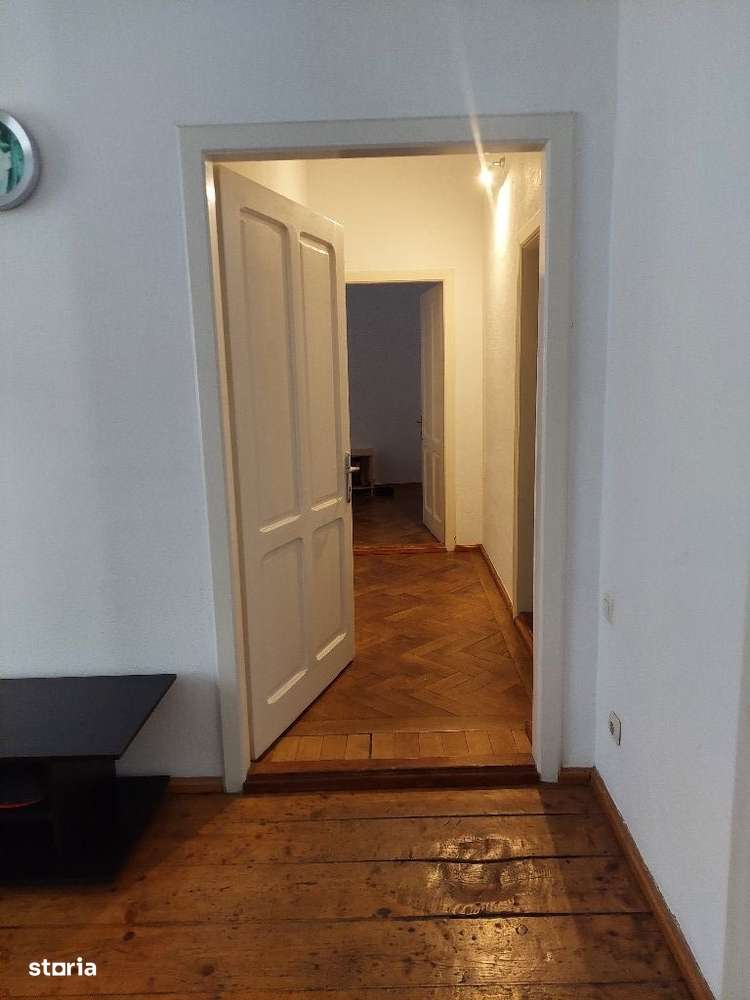 Apartament cu 3 camere la casa pe Bulevardul Victoriei-6