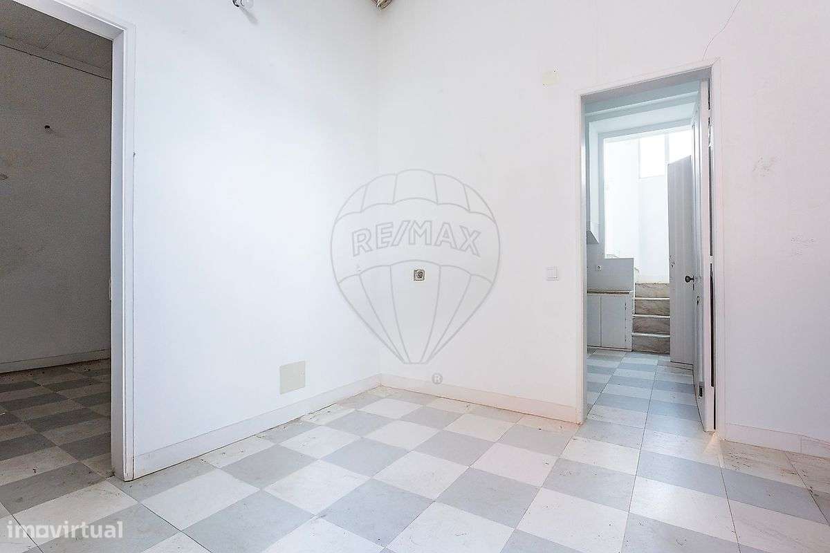 Moradia T6 para venda-9