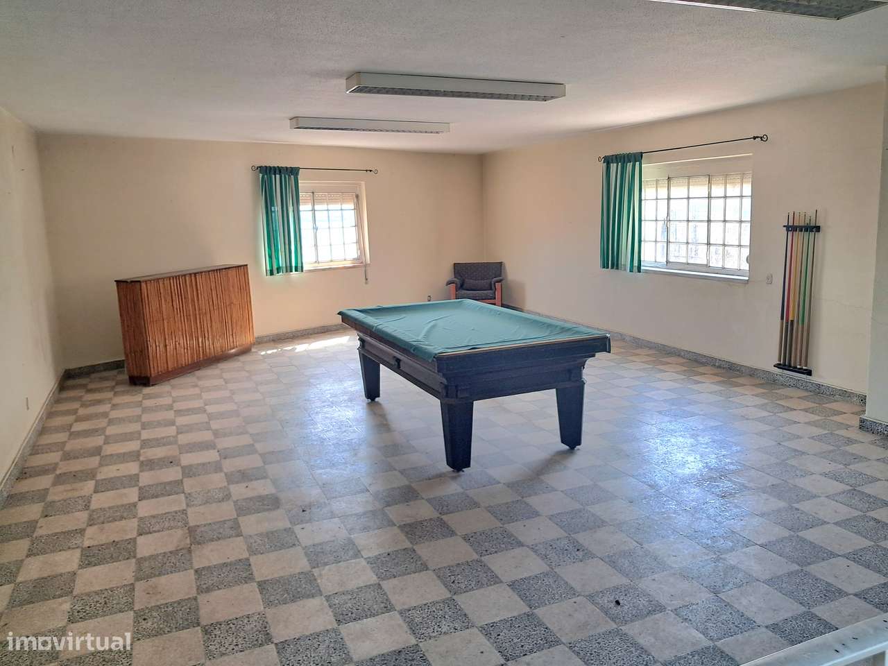 2 MORADIAS Independentes T6 e T1 com , Garagem, Jardim, Terreno ,Adega-28