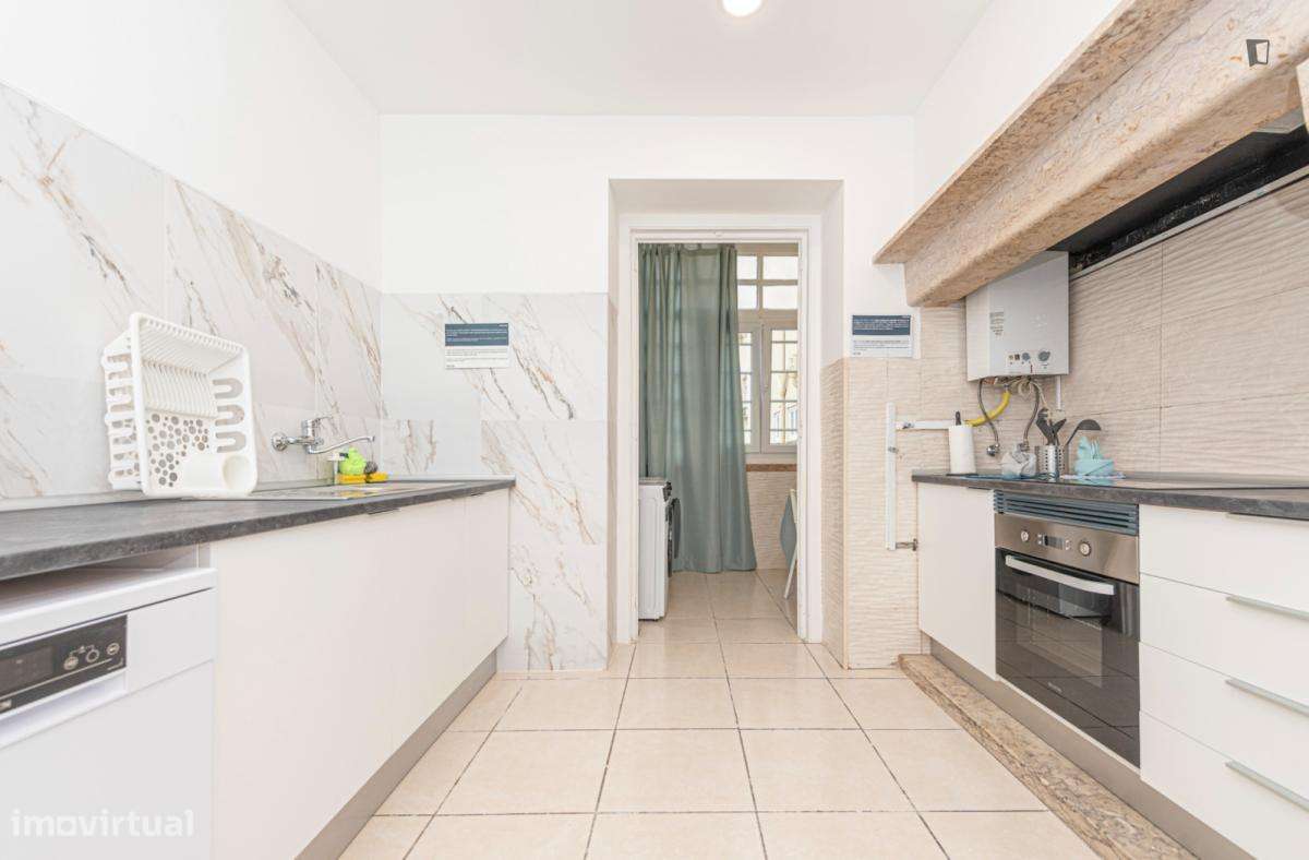 Quarto - localizado em Marquês de Pombal Lisbon - Grande imagem: 5/23