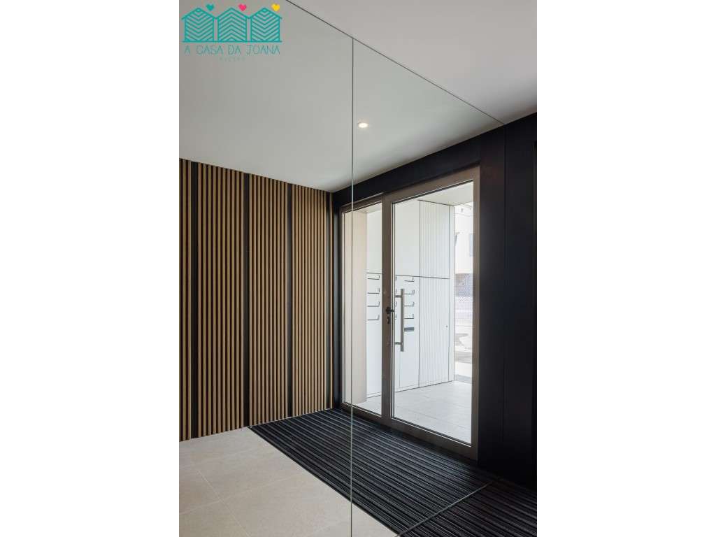 Apartamento T2 com Terraço na Praia da Barra-14