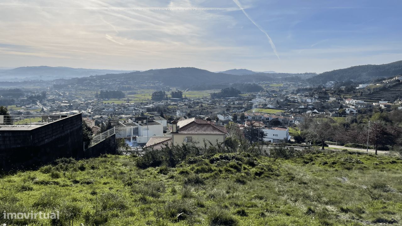 Terreno para construção com 804 m2 em Carapeços - Grande imagem: 1/5