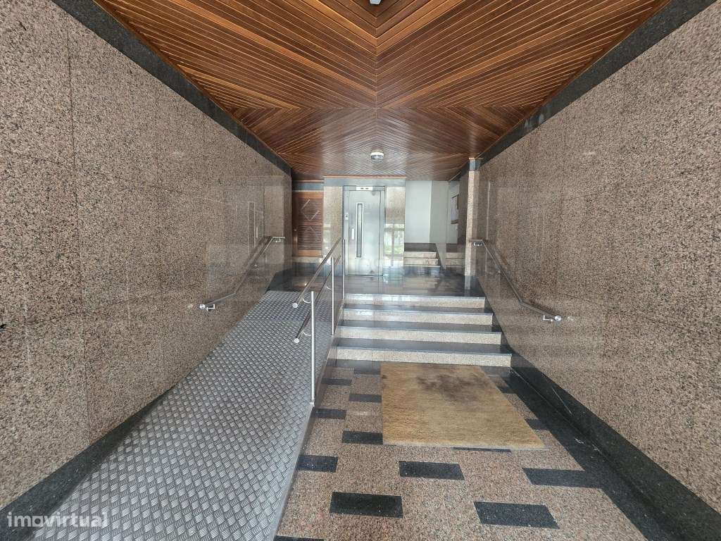 Apartamento T3 ultimo andar com terraço e marquise, garagem individ...-34