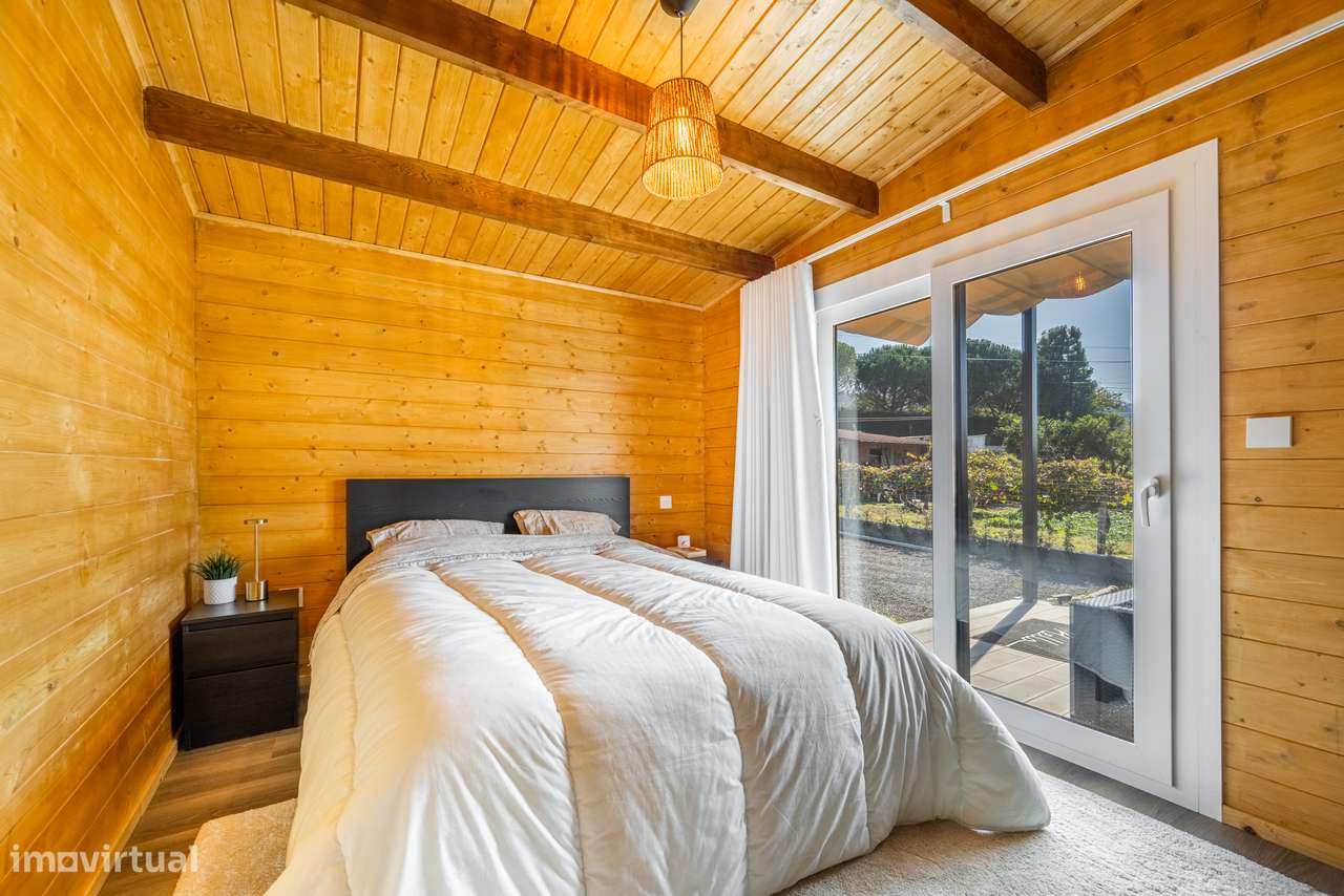 Moradia individual T2 térrea com piscina-17