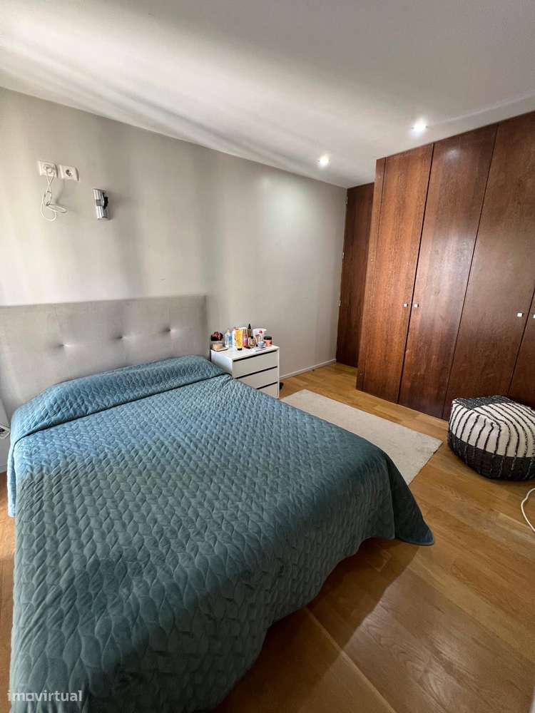 T3+1 + Escritório Gaia   Av  República Metro João  Deus Lugar Garagem-11