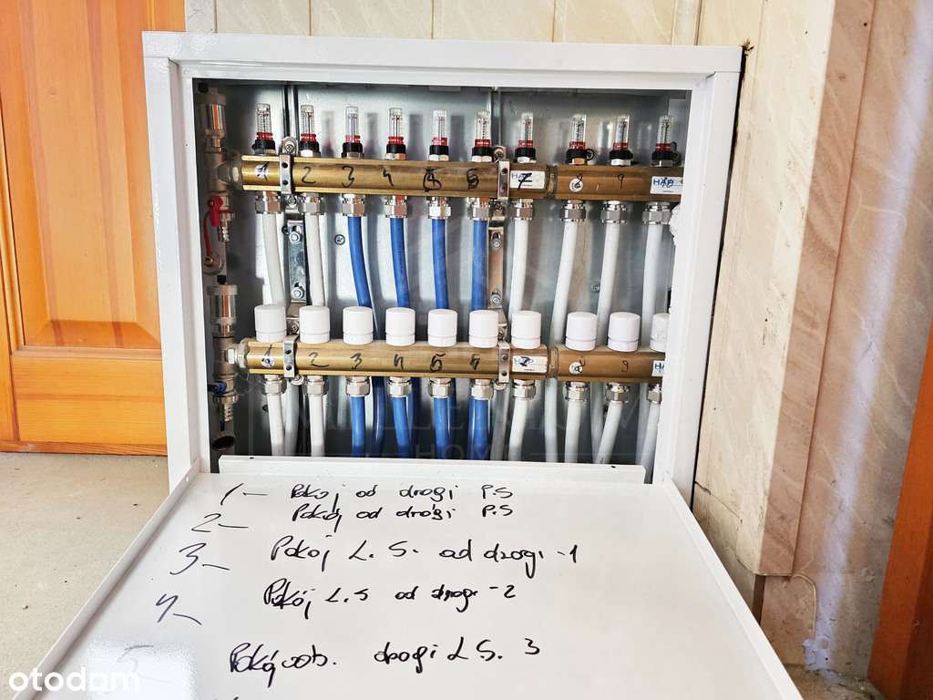 Dom w Baszni POMPA CIEPŁA FOTOWOLTAIKA REKUPERACJA-16