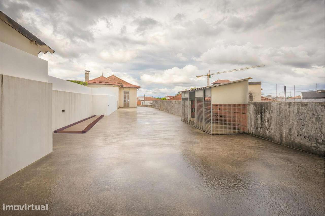 Moradia T2 renovada com Terraço, Jardim e Armazém - Centro de Baltar-20