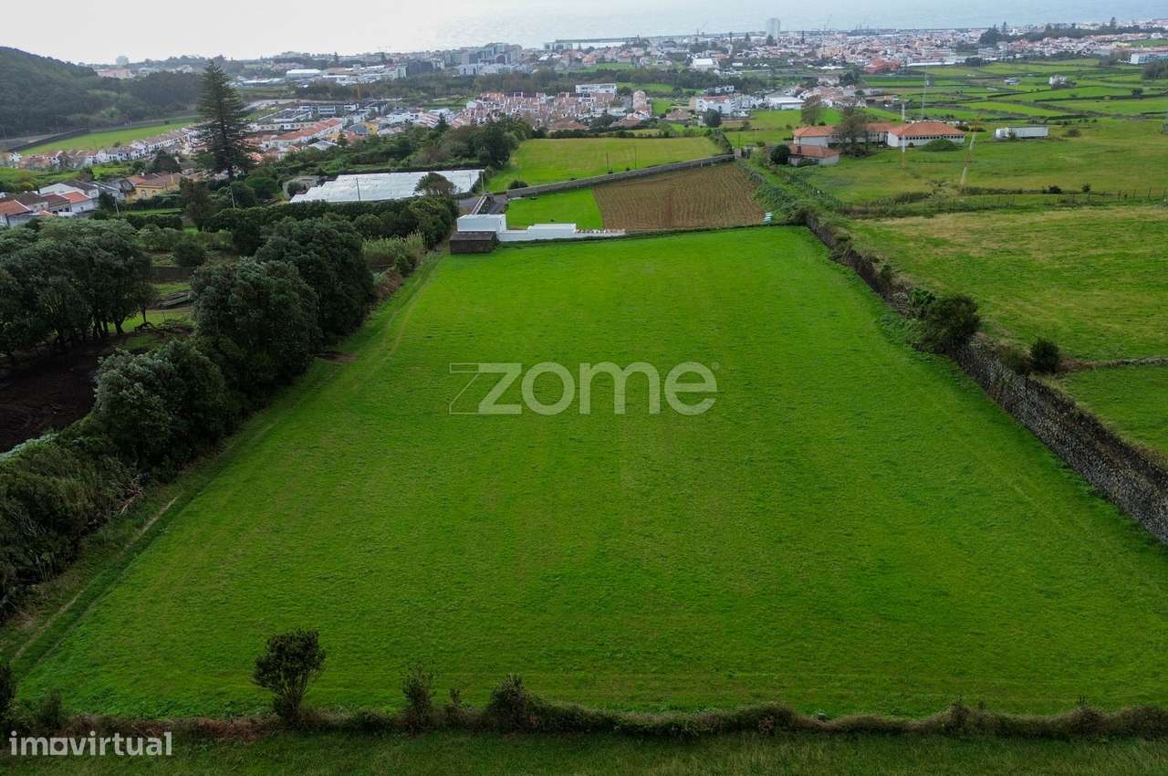 Terreno Urbanizável 10.540 m² com Vista Cidade – Fajã de Cima - Grande imagem: 3/14
